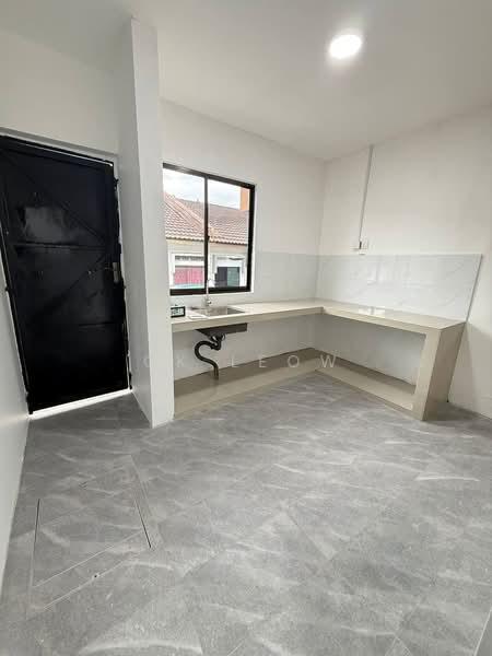 Single storey house for sale at taman university - 3