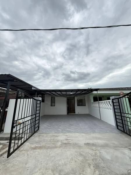Single storey house for sale at taman university - 1
