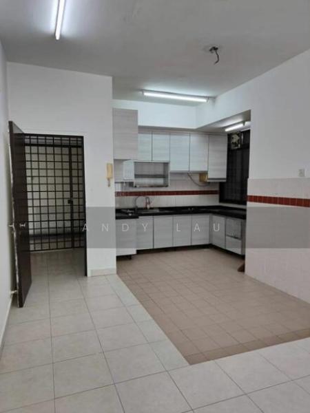 Lakes Condominiums / Pangsapuri Tasik - 3