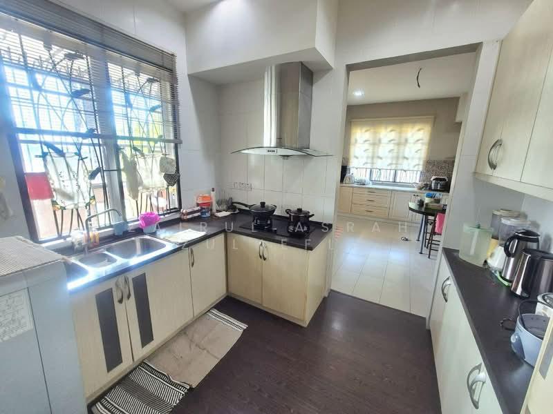 Cheras CORNER LOT FREEHOLD Double Storey Semi D Bandar Tun Hussein Onn Cheras - 4