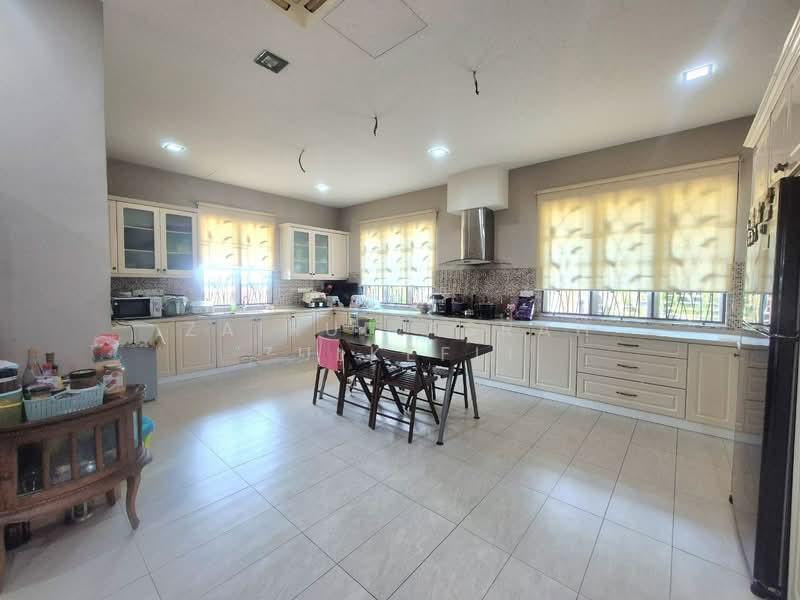 Cheras CORNER LOT FREEHOLD Double Storey Semi D Bandar Tun Hussein Onn Cheras - 3