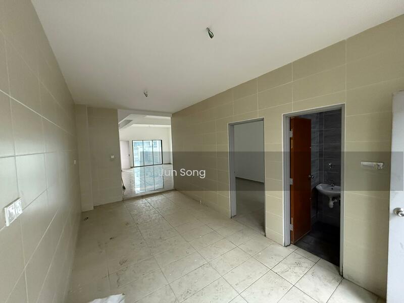 Bestari Indah @ Lily 2 - 4