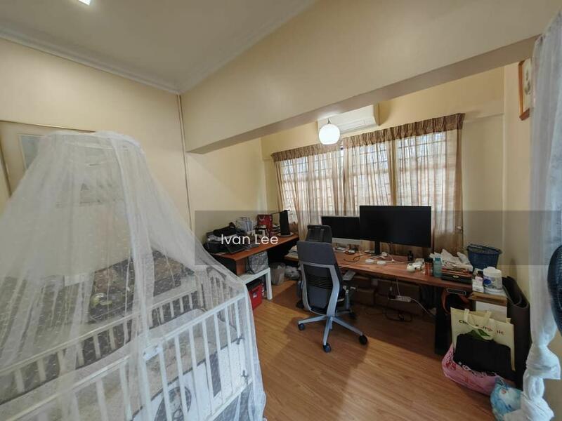 Semi-D house at SS2 - 3