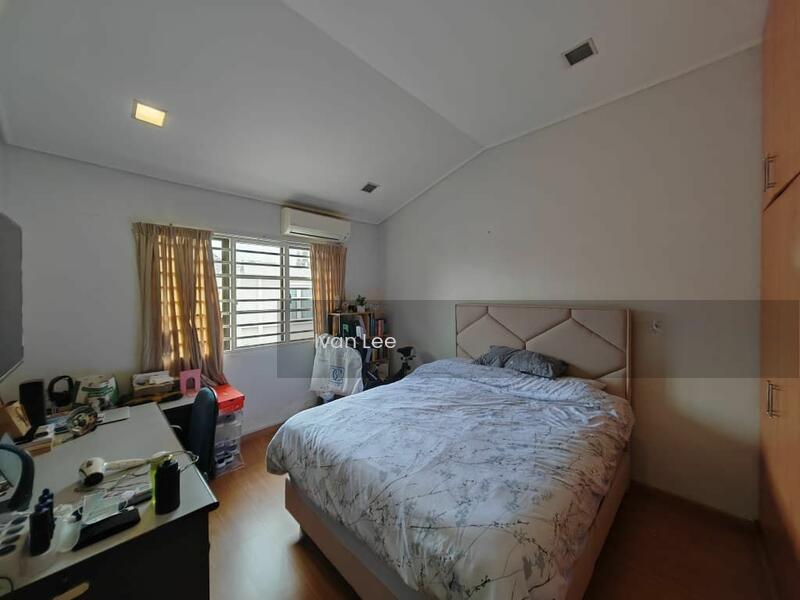 Semi-D house at SS2 - 4