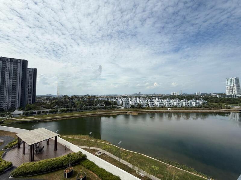 Lakefront Homes - 5