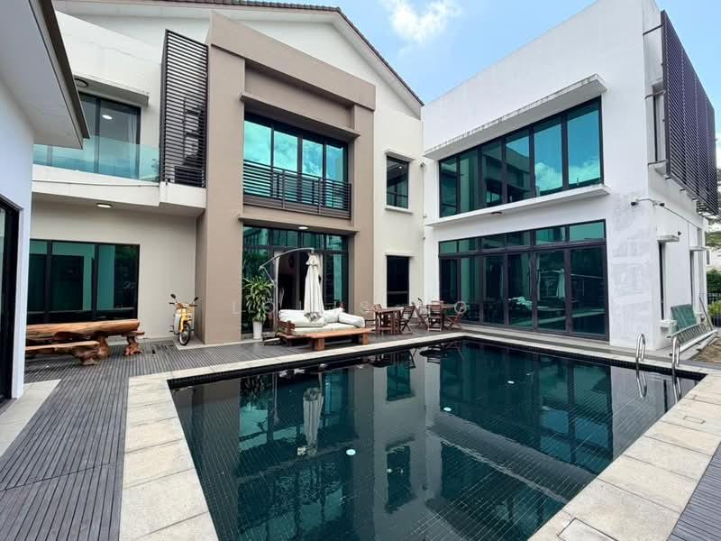 Noble Park Grand Pool Villas East Ledang - 1