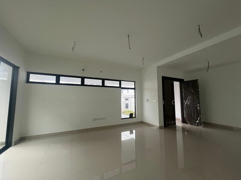 The Eighth, Elmina Green - 3