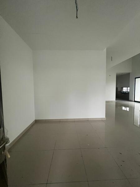 The Eighth, Elmina Green - 4