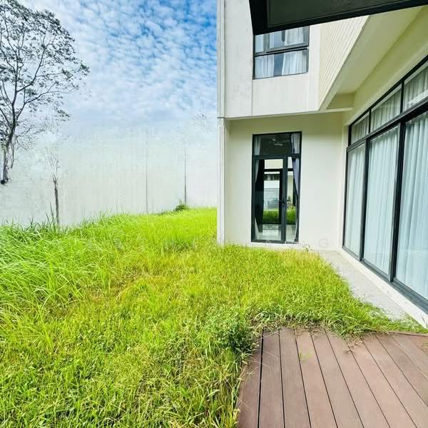 Avira Medini Iskandar - 2