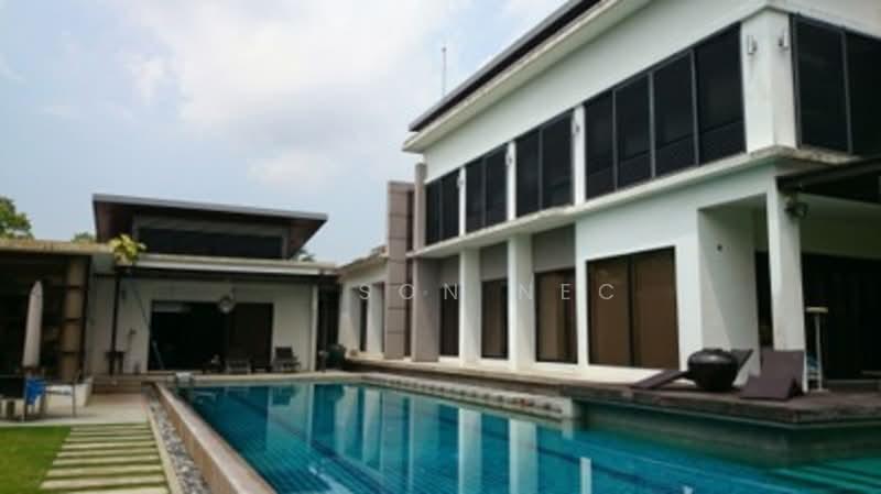 Leisure Farm Professional Length Swimming Pool Bungalow For Sale - 2