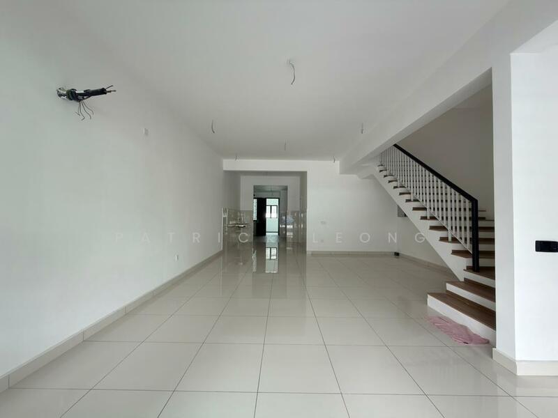 Elmina Green Three - 2