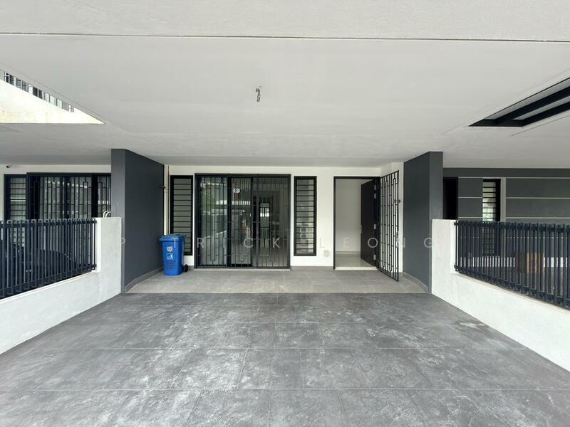 Elmina Green Three - 1