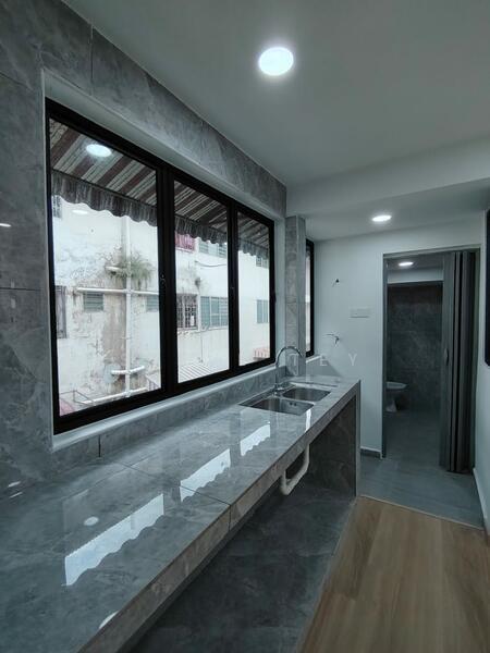 Flat Taman Ungku Tun Aminah - 4