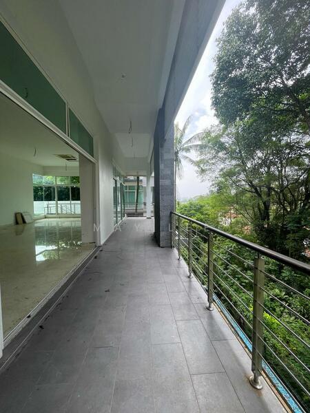 Reasident at the peak - 3
