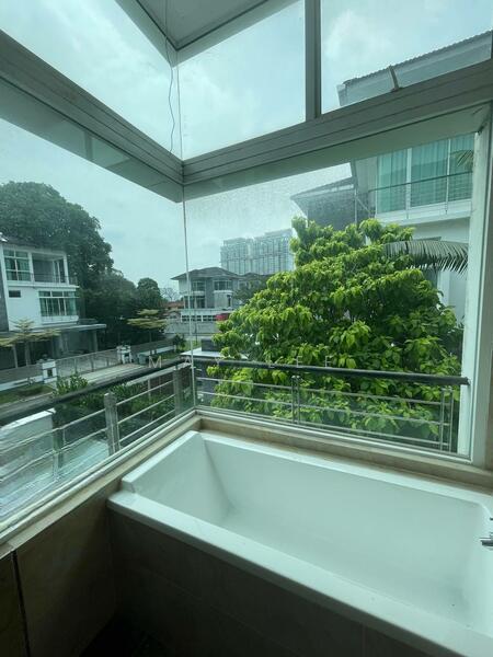 Reasident at the peak - 5
