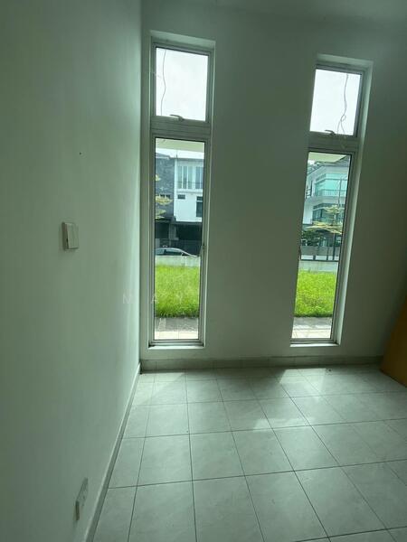 Reasident at the peak - 4