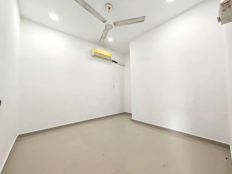 Taman Johor Jaya - 4