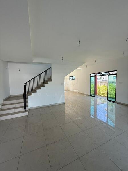 Perjiranan 8 Bandar Dato' Onn - 1