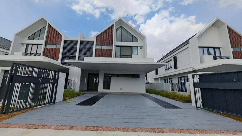 The Eighth, Elmina Green - 4