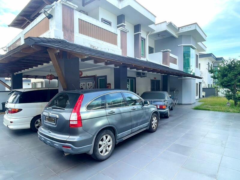 Semi-Detached House at Banting - 2