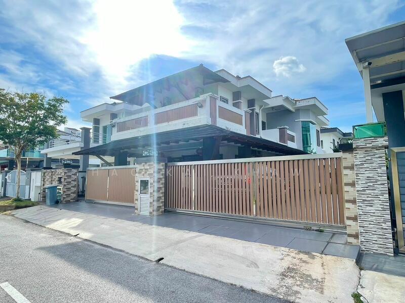 Semi-Detached House at Banting - 1