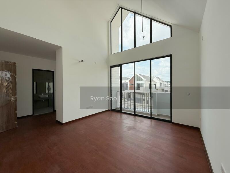 The Eighth, Elmina Green - 3