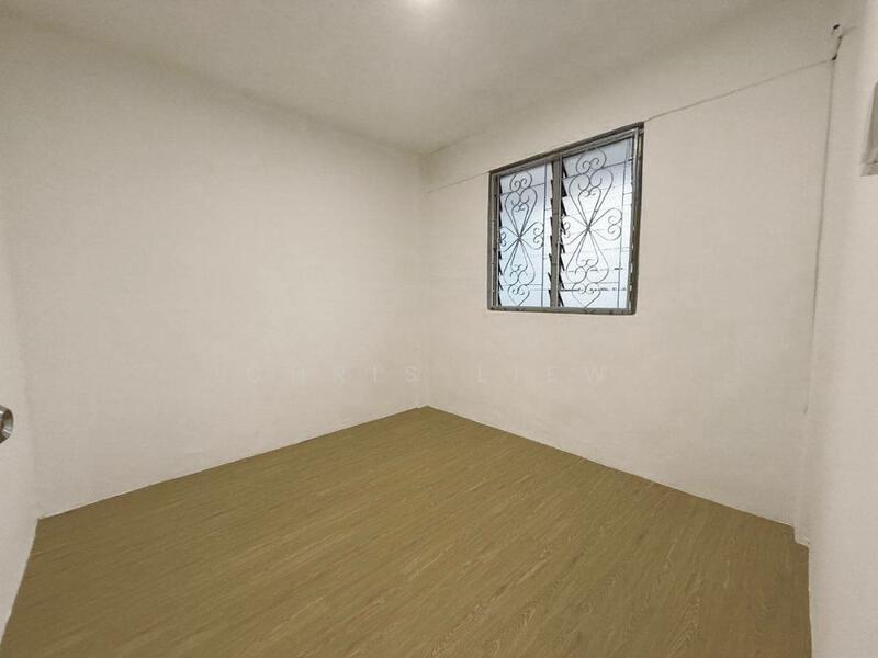 Flat Taman Ungku Tun Aminah - 4