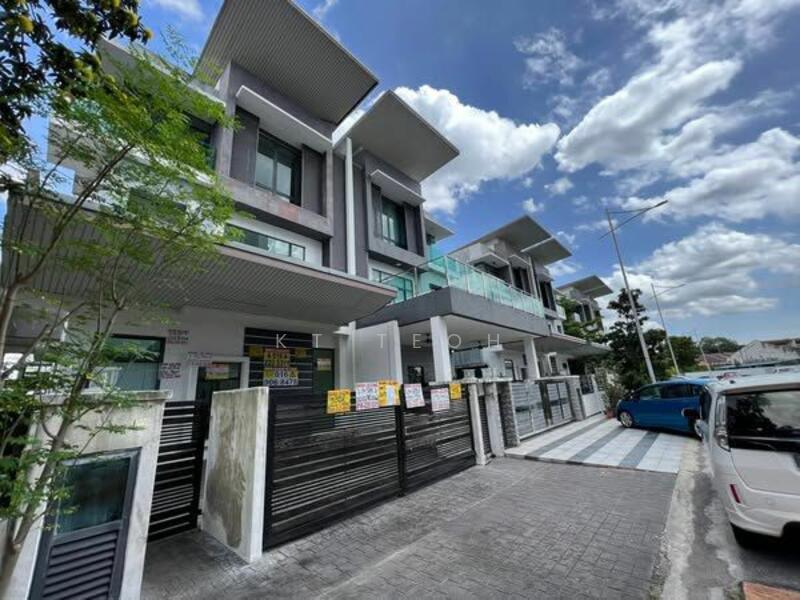 Below Market Value; 2.5 Storey Mid Terrace @ USJ Heights, Subang Jaya - 5