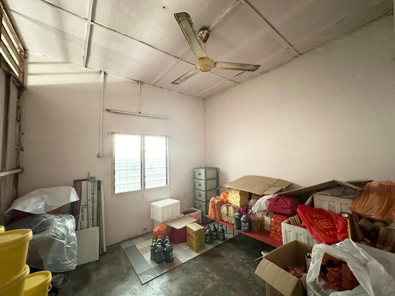 1sty Bungalow Kampung Sungai Bakau Bandar Country Homes Rawang - 1