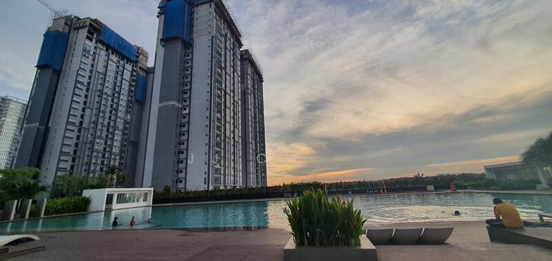 Lakefront Residence - 1