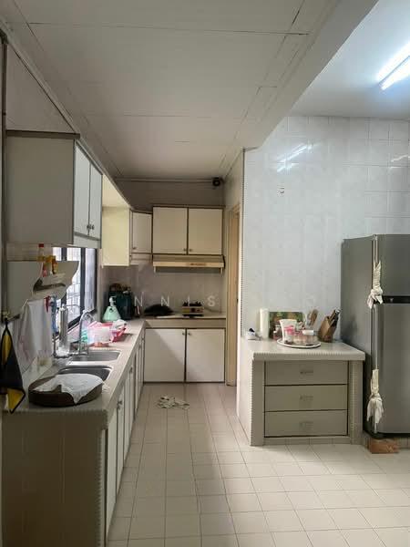 BU 10, BANDAR UTAMA, PETALING JAYA - 5