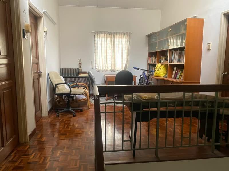 BU 10, BANDAR UTAMA, PETALING JAYA - 4