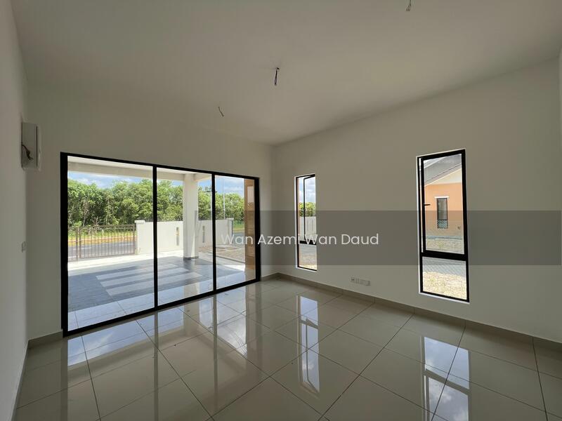 Terrace house at Taman Intan Baiduri - 2