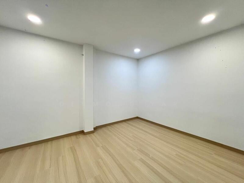 Taman Bukit Kempas - 3