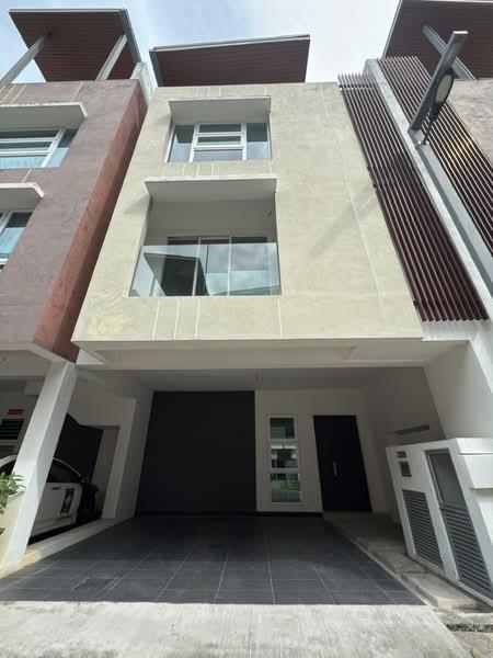 Canary Residence - 1