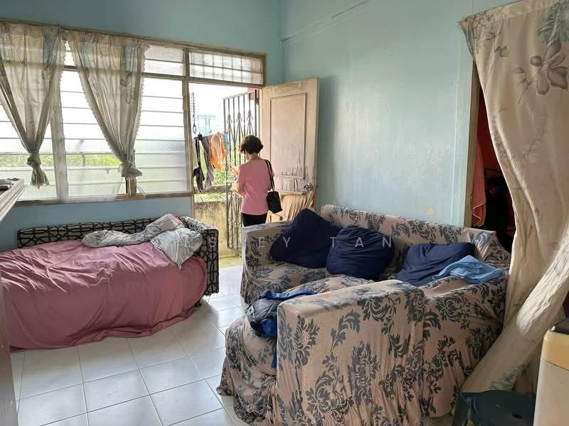 Flat Taman Perling - 3