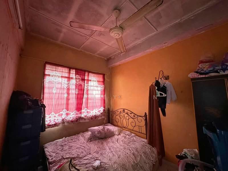 Flat Taman Perling - 5