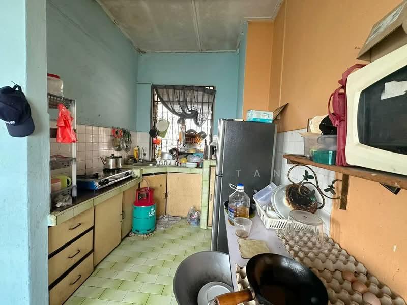 Flat Taman Perling - 4