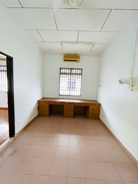 Double Storey Terrace End Lot Taman Flora Batu Pahat - 5