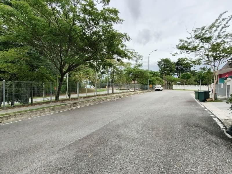 LAMAN AZALEA NILAI IMPIAN - 2