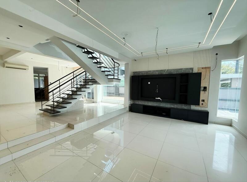 Renovated Tiara Residence 3-sty Bungalow - 1