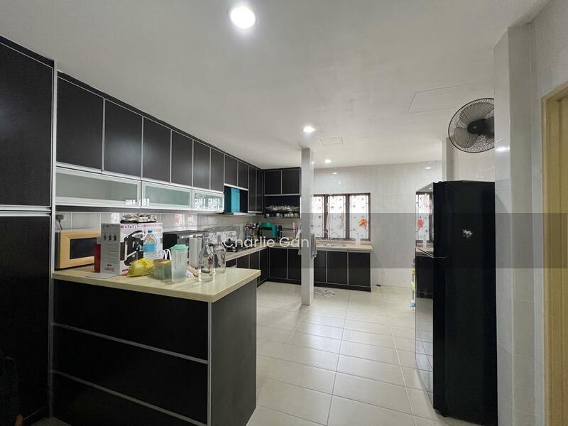 Lakeside Terrace - 4