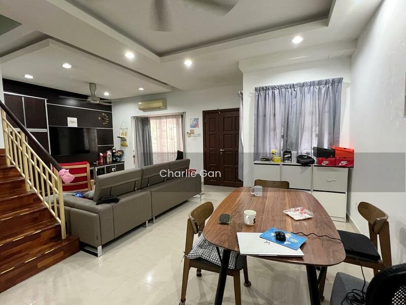 Lakeside Terrace - 1