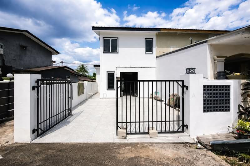 Fully Renovated Endlot Double Storey Terrace Taman Sri Tanjung - 1