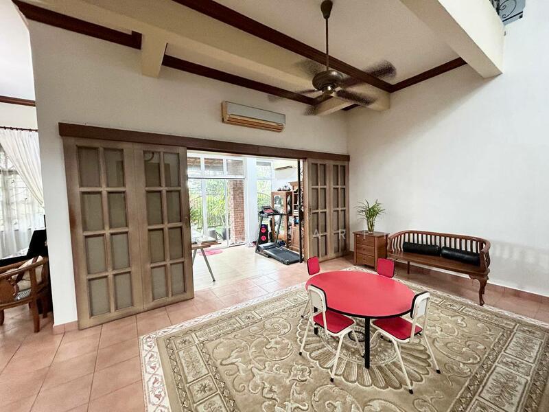 Bungalow Double Storey Jalan Menara Bukit Jelutong - 3