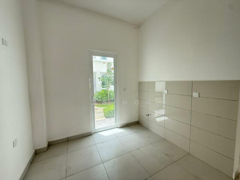 Viluxe at Aspen Vision City - 5