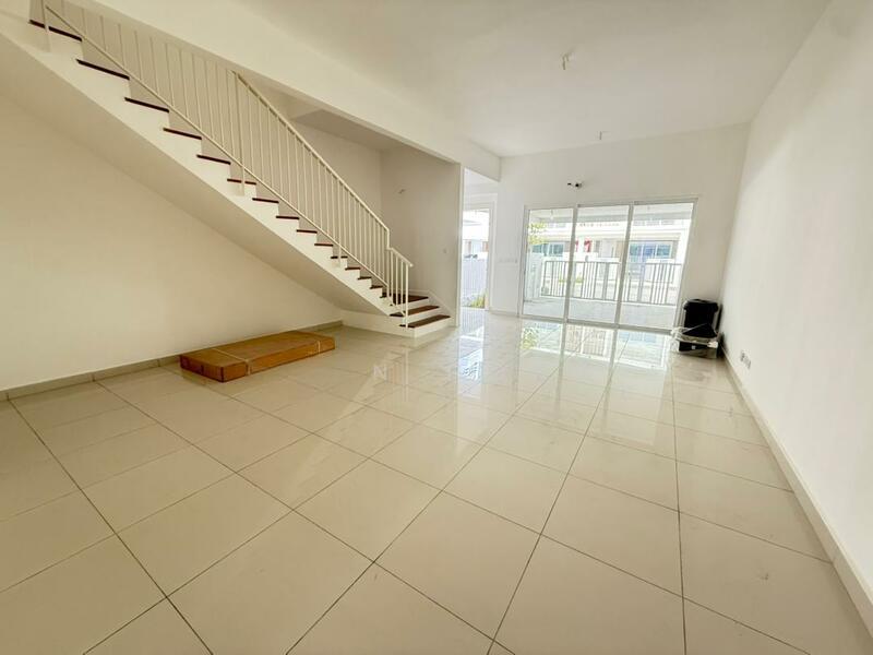 Viluxe at Aspen Vision City - 4