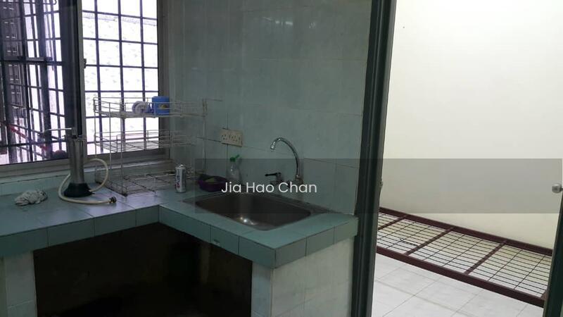 Taman Pinggiran Putra - 4