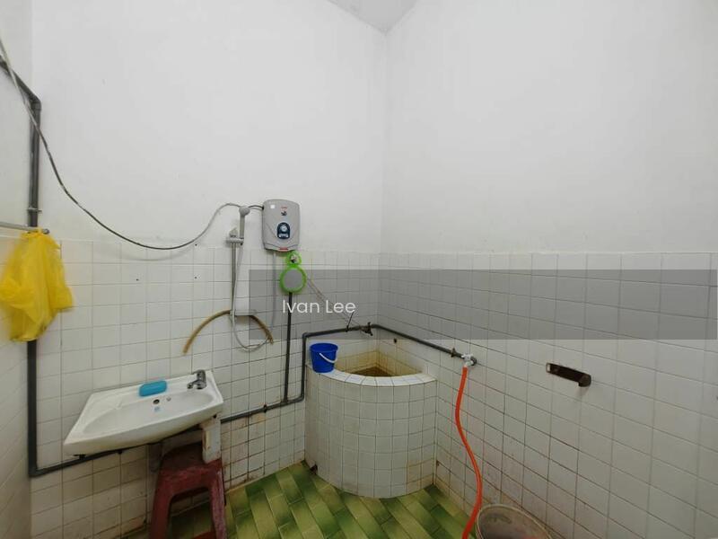 2-storey Terrace House at Seksyen 17 - 3