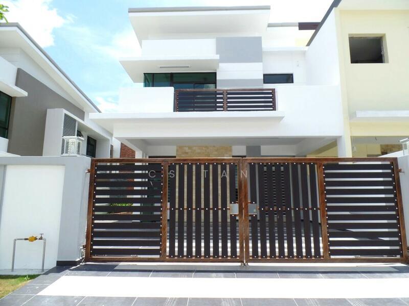 Taman Ungku Tun Aminah - 1